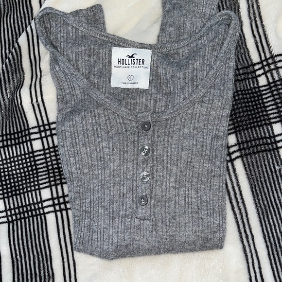 Hollister long sleeve shirt gray size: small - Picture 2 of 4